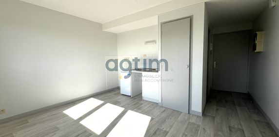Location Appartement 1 pièce 22m² LA ROCHE SUR YON 85000 - Photo 2
