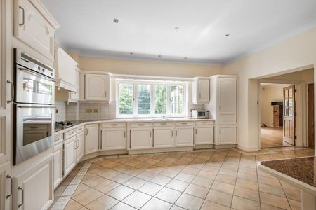 5 bedroom detached house to rent - Photo 4