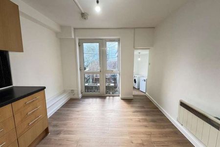 1 bedroom flat to rent - Photo 2