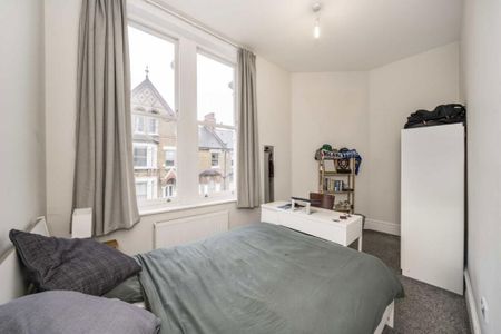 2 Bed Flat, Ostade Road, SW2 - Photo 2