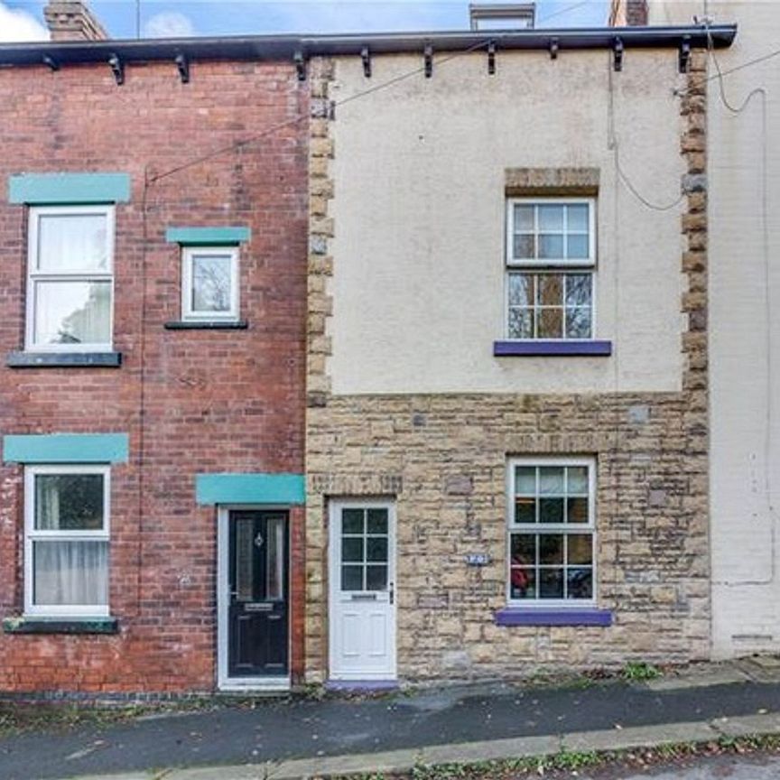 2 bedroom Terraced House to rent - Photo 1