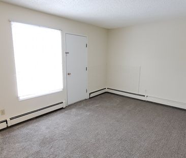 Second Floor 2 Bedroom Apt in Riverside Meadows with Balcony - Photo 4