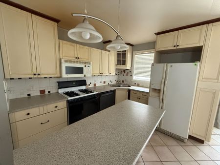 For Lease - 24 Eastwood Drive Unit# Main, Welland, Ontario - Photo 5