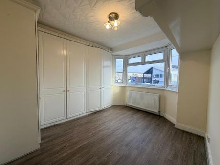 3 bedroom terraced house to rent - Photo 5