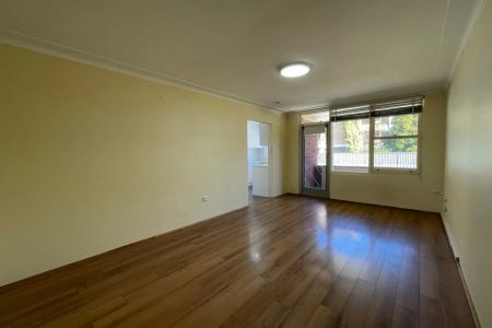 Well-Presented Two Bedroom Apartment in Convenient Penshurst Location - Photo 4