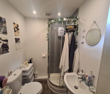 8 Bed - 6 Claremont Villas, Woodhouse, Leeds - LS2 9NY - Student - Photo 3