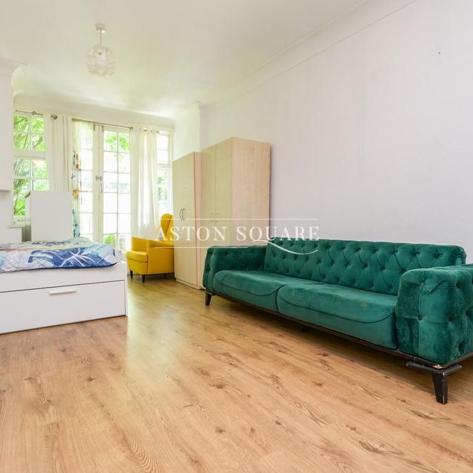 Studio to rent - Photo 1