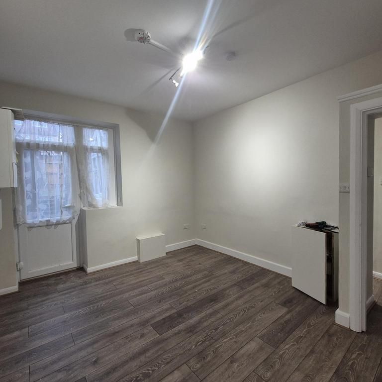 3 bedroom maisonette to rent - Photo 1