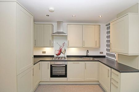 2 bedroom flat to rent - Photo 4