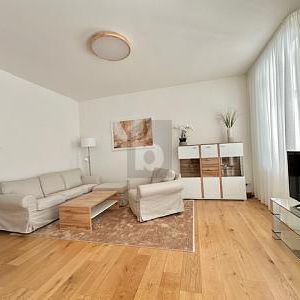 STILLVOLLE ELEGANZ MIT VORGARTEN - Foto 1