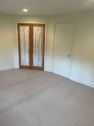 For Lease - 2036 Lilac Drive Unit# Basement, Innisfil, Ontario - Photo 2