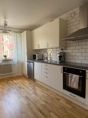 Slottsbacken 5 - Photo 1