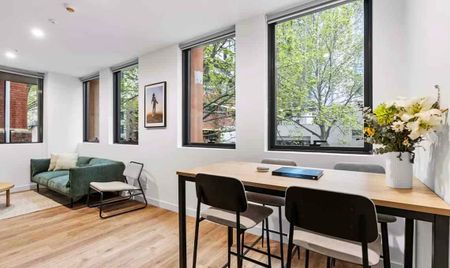 4 Bedroom Apartment with Ensuite - Photo 4