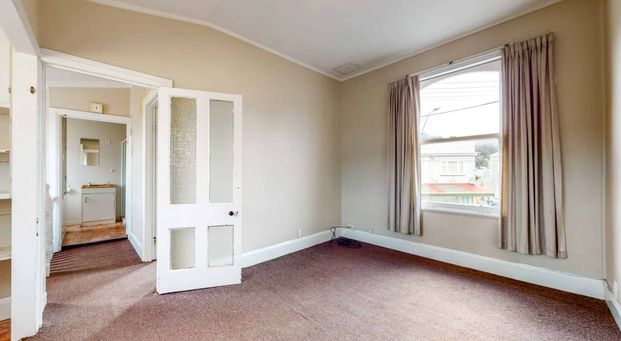 Berhampore one bedroom flat - Photo 1