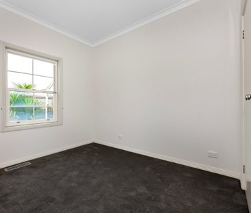 13 Mitchell Street, Bentleigh VIC 3204 - House For Rent | Domain - Photo 5