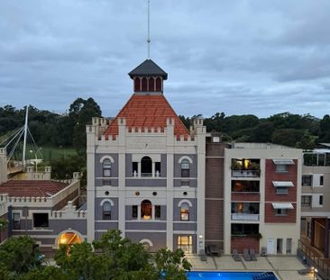 Redfern - Photo 2