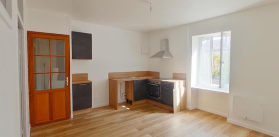 Location Appartement 1 pièce 27m² LA ROCHE POSAY 86270 - Photo 2