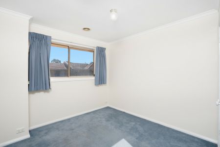 Modern three bedroom townhouse in the heart of Bruce. - (Old photos in use new photos to come) - Photo 2