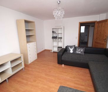 3-Zimmer-Wohnung mit separater Küche, Badewanne, Laminat - Photo 1