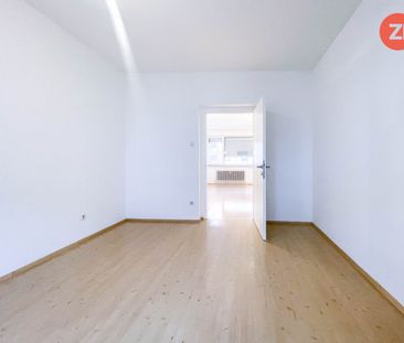 3- Zimmer Wohnung mit Küche und Loggia - Photo 1