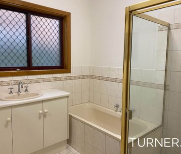 Lovely updated 2-bedroom home – in a small quiet group of 3 - Photo 5