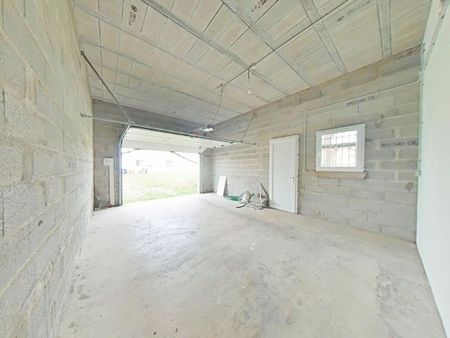 Location Maison 4 pièces 131m² PIZANCON 26300 - Photo 5