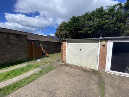 3 bedroom maisonette to rent - Photo 5