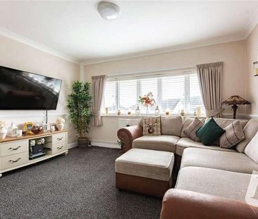 Charleston Avenue, Basildon, SS13 - Photo 5