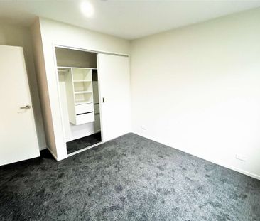 Modern Ground Level Two-Bedroom, One Bathroom Apartment - Photo 4