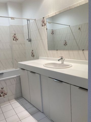 Location Appartement 2 pièces 60m² - Photo 3