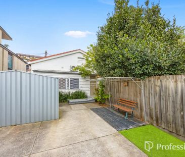 “Charming 3-Bedroom Home in the Heart of St Kilda” - Photo 1