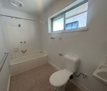 6 / 15 Howe Street, MURRUMBEENA - Photo 3