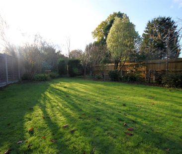 2 bedroom detached bungalow to rent - Photo 2