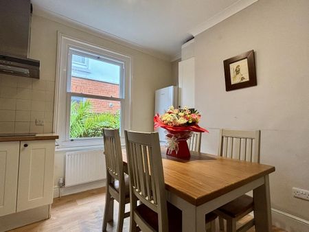 3 bedroom semi-detached house to rent - Photo 5