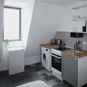 Studio to rent - Photo 2