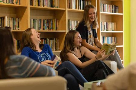 Deluxe (Shared Bathroom) - Photo 3