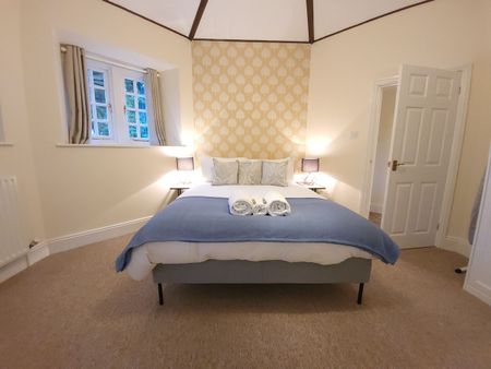 1 Bedroom Home – Medium Let - Photo 3