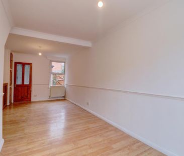 3 bedroom terraced house to rent - Photo 6