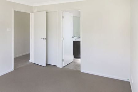 55 Tarragon Way, Chisholm - Photo 3