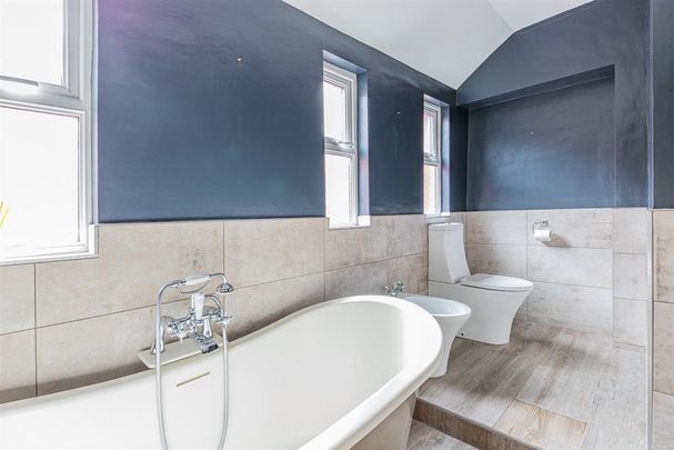 4 bedroom terraced house to rent - Photo 1