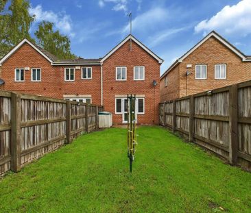 3 bedroom end of terrace house to rent - Photo 3