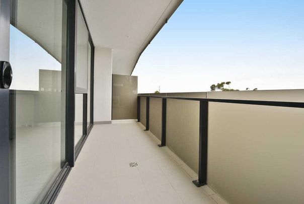 Perfect Blend of Comfort and Style in Maribyrnong - Photo 1