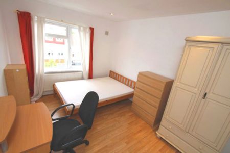 4 Dbl Bed Maisonette w/ Lounge – Surbiton (Camellia Lane, KT5 8LY) - Photo 2