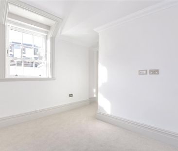 2 bedroom mews to rent - Photo 3