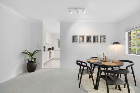 Spacious Three-Bedroom Retreat in a Boutique Lane Cove Block - Photo 5
