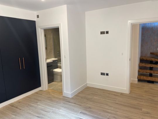 4 Bed Detached House, Uplands Road, N8 - Photo 1