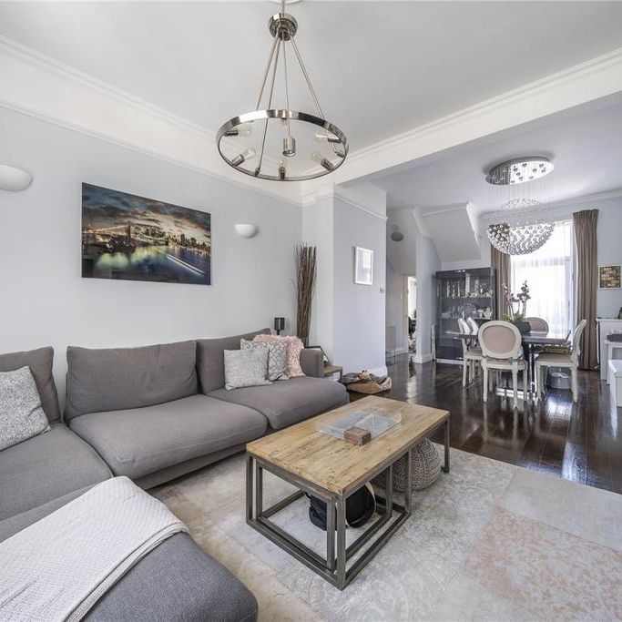3 bedroom flat to rent - Photo 1