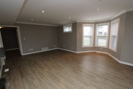 140 Alfred St, unit 3- Lease - Photo 2