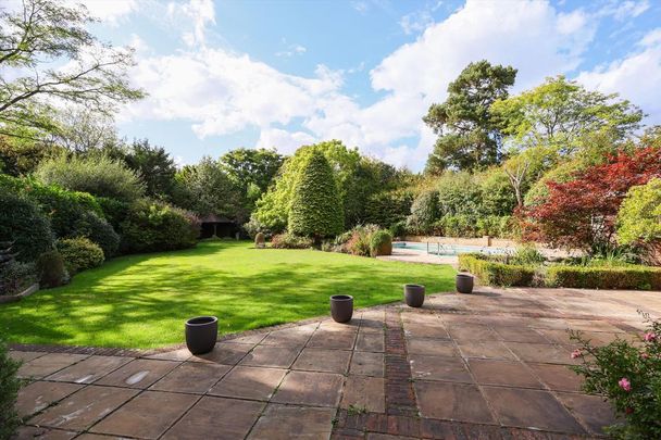 6 bedroom detached house to rent - Photo 1