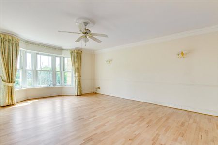 2 bedroom flat in Barnes - Photo 2